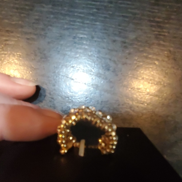 Beautiful cz Goldtone stretch,flex ring, - Picture 5 of 7